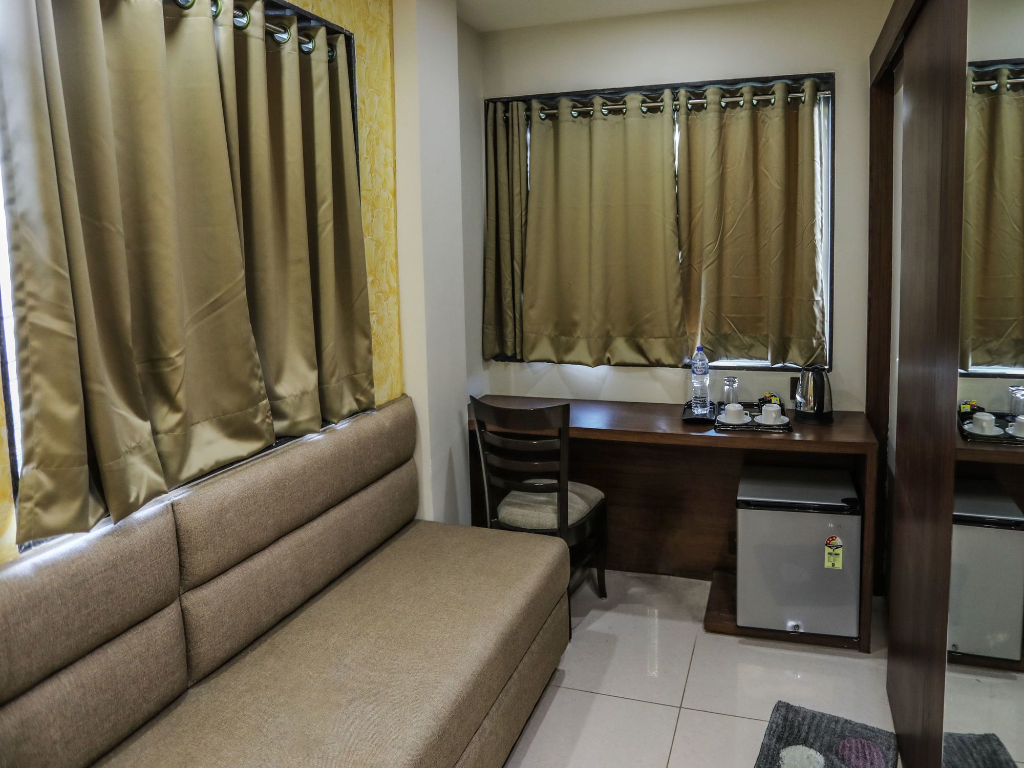 Fabhotel La Pearl Bhopal Bagian luar foto